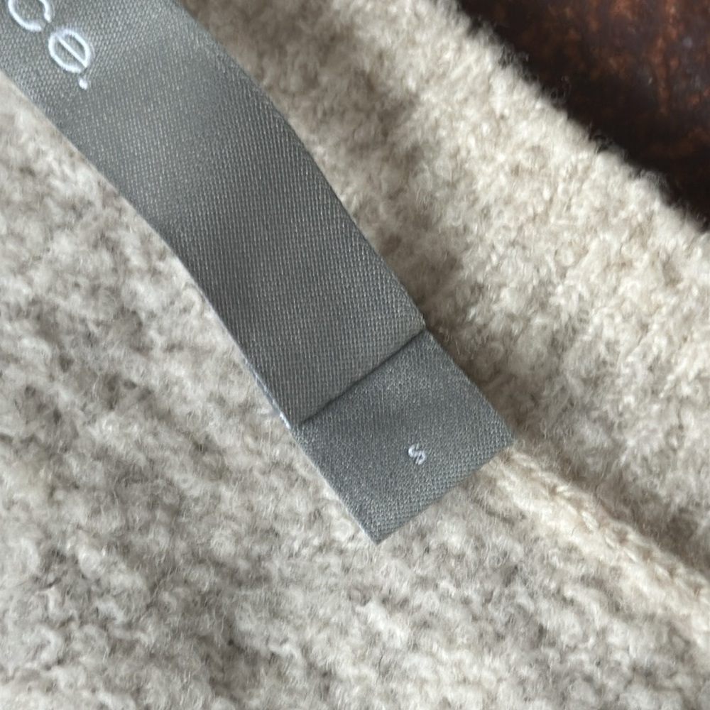 Vince Sweater Ivory & Black striped cuddly size Small - Picture 6 of 8